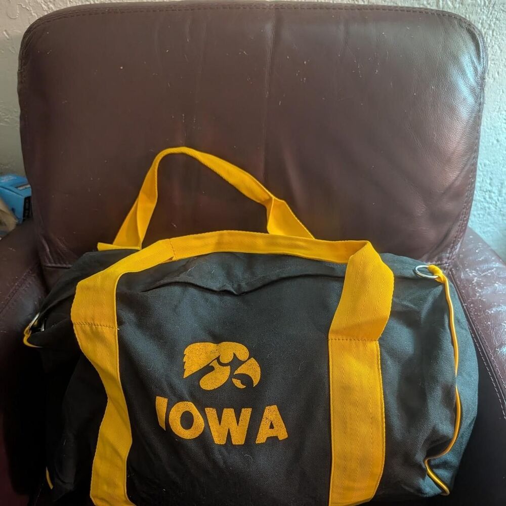 Eastpak Men's Black and Yellow Bag